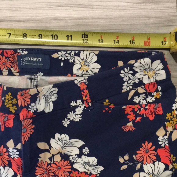 Old Navy Capris - Picture 6 of 7